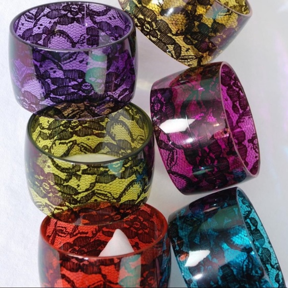 Jewelry - Transparent Flower Bangle Bracelet